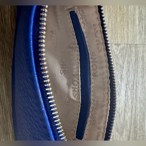 MICHAEL KORS FULTON TopZip Leather Wristlet - Picture 11 of 15